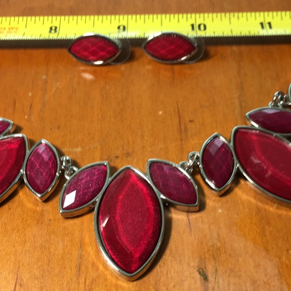 SALE Charming Charlie Statement necklace & earring - Picture 6 of 6